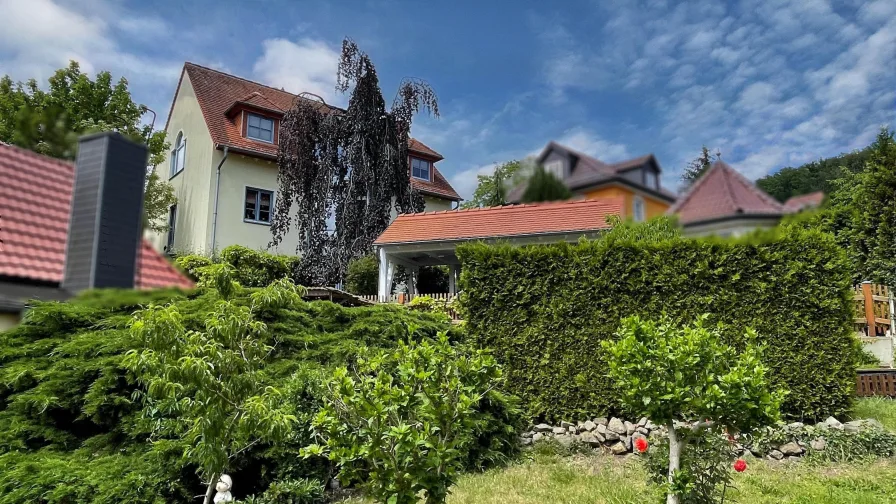 Hausansicht - Haus kaufen in Dresden - Wohnen am Schloss & Park Pillnitz