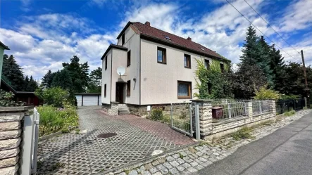 Frontalansicht - Haus kaufen in Dresden - Doppelhaushälfte im familiären Dresden-Meußlitz