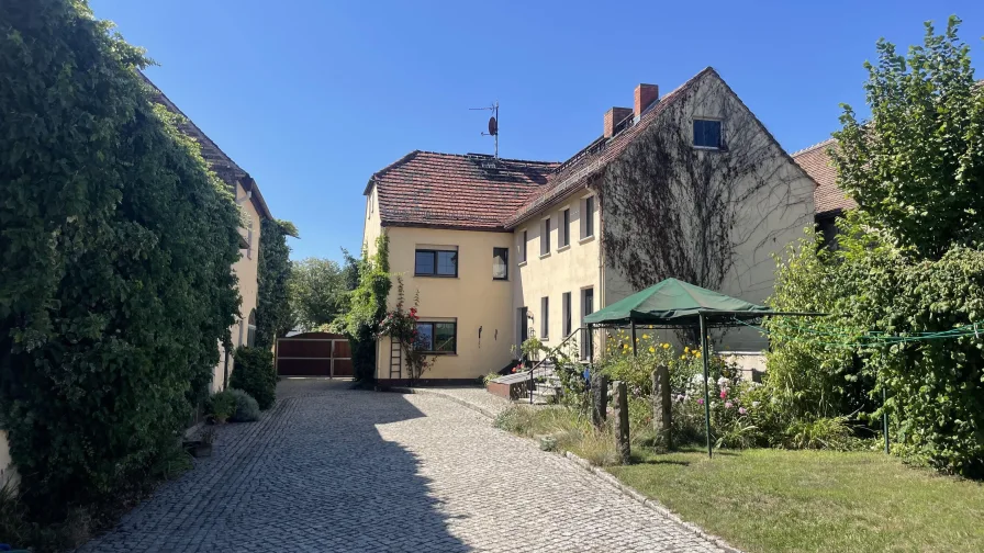 Innenhof - Haus kaufen in Wittichenau - Historischer Vierseitenhof zum Verlieben