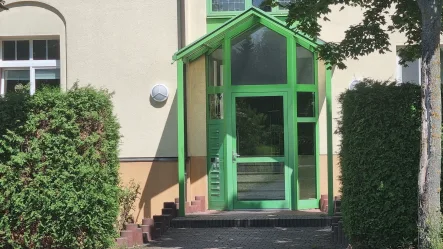 Hauseingang - Haus kaufen in Dresden - Paketverkauf-7 von 9  ETW´s mit 75 % MEA