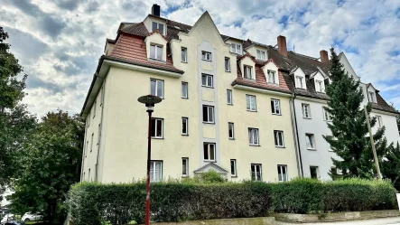 Frontansicht - Wohnung kaufen in Dresden - Vermietete 3-Zimmer-Wohnung in Löbtau