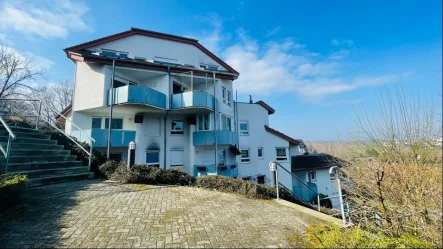 Gebäude Ostansicht - Wohnung kaufen in Dresden - Appartement mit Ausblick und Balkon