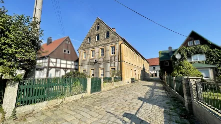 Frontansicht - Haus kaufen in Stadt Wehlen - Historischer Dreiseitenhof mit Potenzial