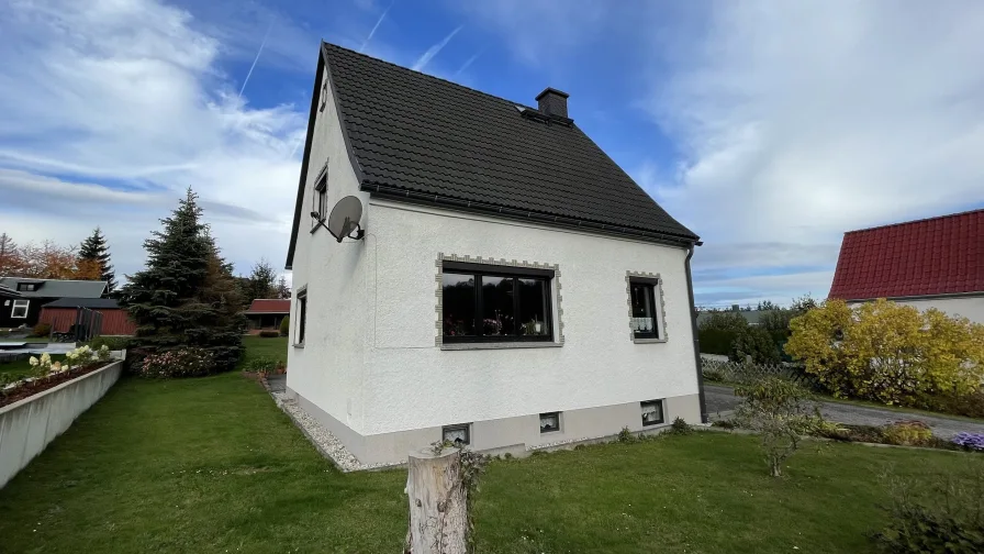 Außensicht - Haus kaufen in Dippoldiswalde - Wohnen in einer kleinen Siedlung 