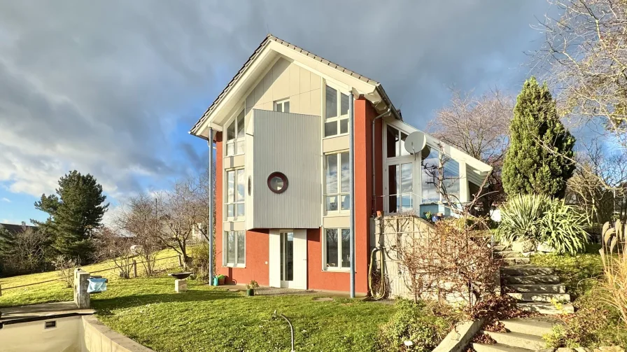 Rückansicht mit Garten - Haus kaufen in Radeberg - Ein-/Zweifamilienhaus in Radeberg