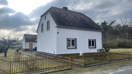 Straßenansicht - Haus kaufen in Rietschen - Ländliche Ruhe trifft Potenzial 