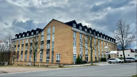 Hotelansicht von der Straße - Gastgewerbe/Hotel kaufen in Kesselsdorf - Modernes Hotel mit Wellnessbereich 