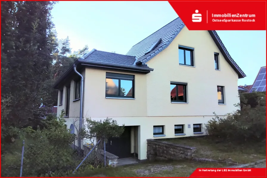 Straßenfront mit Anbau - Haus kaufen in Warin - Geräumiges Einfamilienhaus in schöner Stadtrandlage