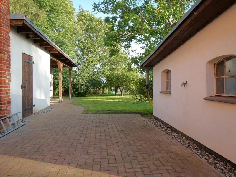 Nebengebäude am Weg zum Garten