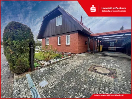 Außenansicht - Haus kaufen in Elmenhorst/Lichtenhagen - Einfamilienhaus in Lichtenhagen-Dorf
