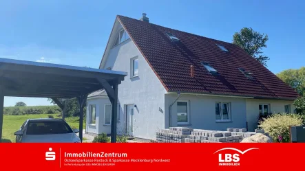 Haus und Carport - Haus kaufen in Blowatz - Einziehen und sich Wohlfühlen!