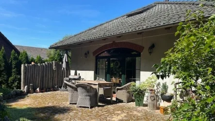 Terrasse - Haus kaufen in Bastorf - Häuschen mit Stil & Charme