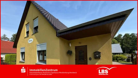 Haupthaus - Haus kaufen in Kühlungsborn - Einfamilienhaus mit Einliegerwohnung