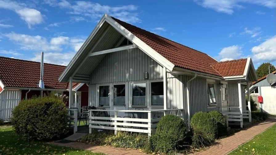 Außenansicht mit Terrasse