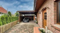 Zufahrt Carport und Garage