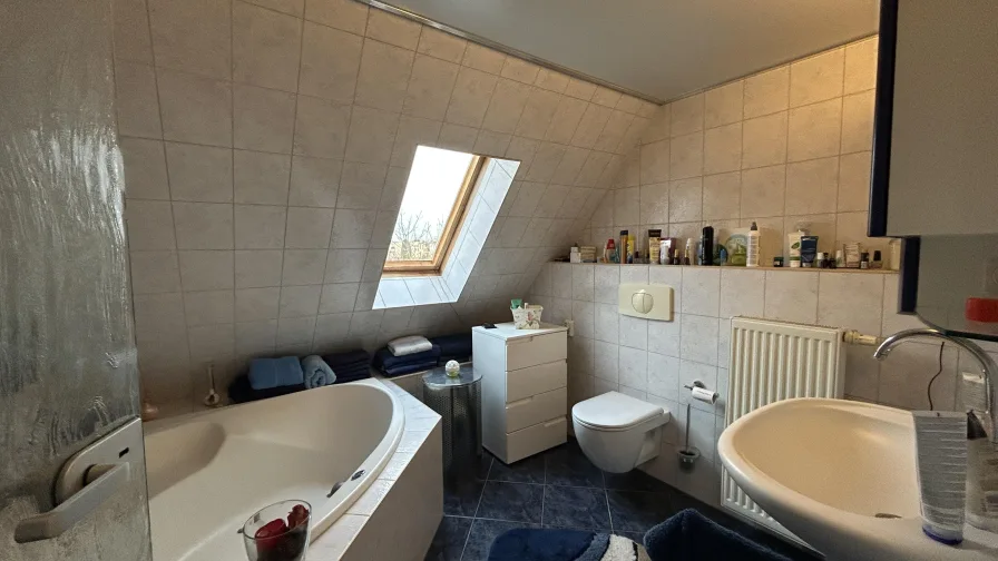 Badezimmer im Dachgeschoss