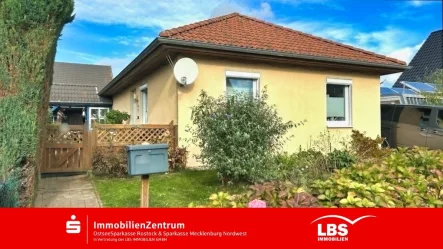 straßenseitige Gebäudeansicht - Haus kaufen in Ziesendorf - Wohnkomfort auf einer Ebene