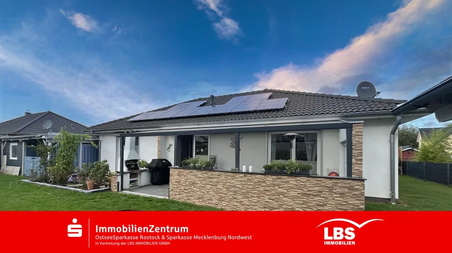 Titelbild - Haus kaufen in Bad Doberan - Neuwertiger energieeffizienter Bungalow