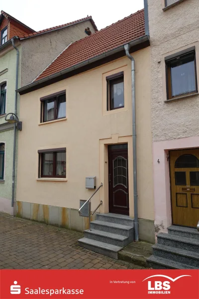 Reihenmittelhaus - Straßenansicht - Haus kaufen in Querfurt - In ruhiger Wohnlage!