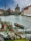 Blick aus dem Gartenhaus zum hist. Rathaus