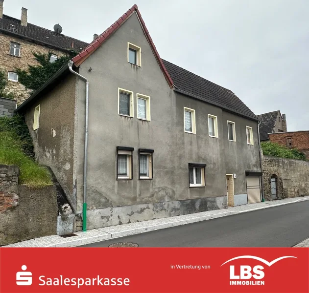 Wohnhaus - Straßenansicht - Haus kaufen in Schraplau - Geräumiges Einfamilienhaus in Schraplau!