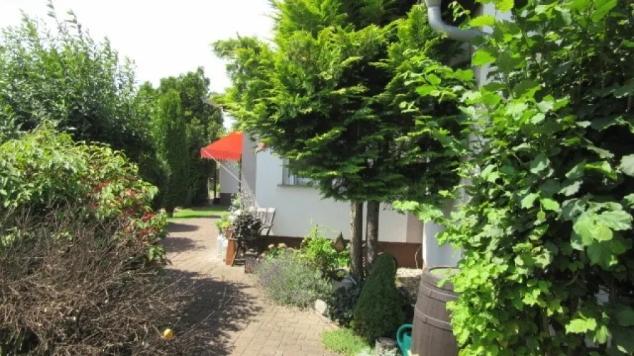 Weg zum Garten