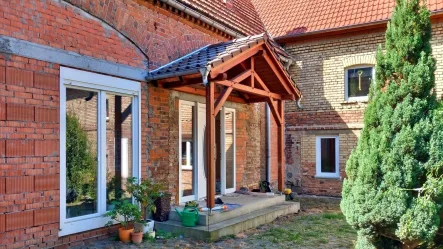 Hauseingang - Haus kaufen in Bad Dürrenberg - Großer Hof für Mehrgenerationen