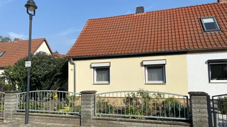 Außenansicht - Haus kaufen in Halle - Ihr Traumhaus in ruhiger Siedlungslage!