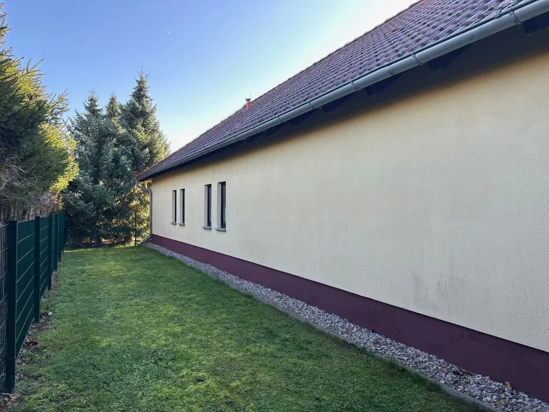 Garten und Winkelbungalow