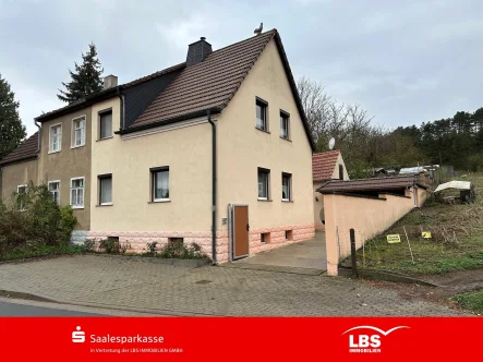 Wohnhaus - Straßenansicht - Haus kaufen in Obhausen - In ruhiger Wohnlage!