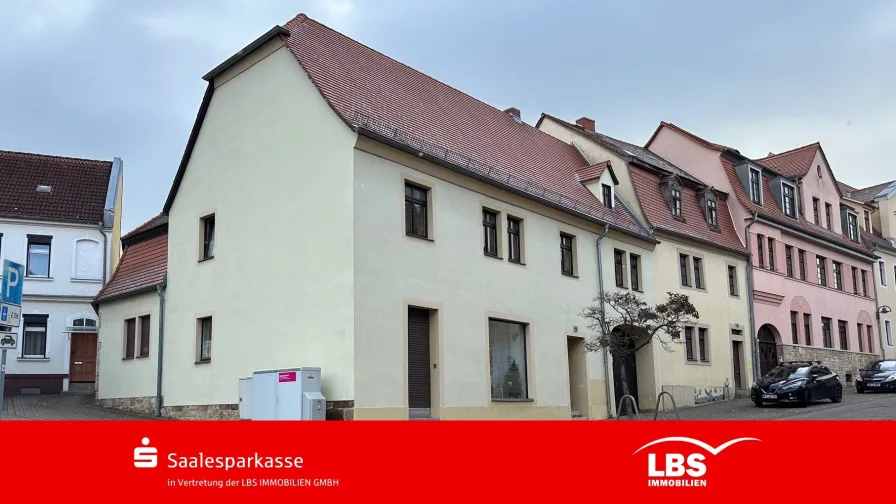 Wohnhaus - Straßenansicht - Haus kaufen in Querfurt - Im Stadtzentrum!