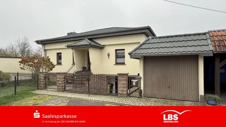 Ansicht der Liegenschaft - Haus kaufen in Petersberg - Traumhaus mit Wintergarten im Grünen