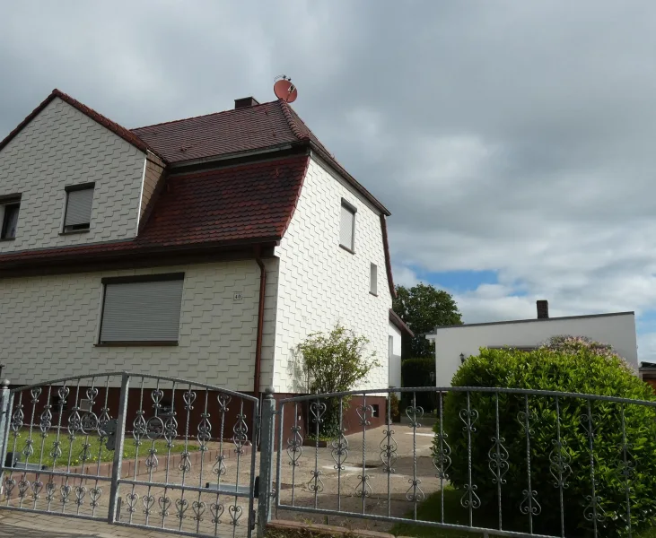 Hausansicht - Haus kaufen in Staßfurt - Hier finden Sie Ihr neues Zuhause