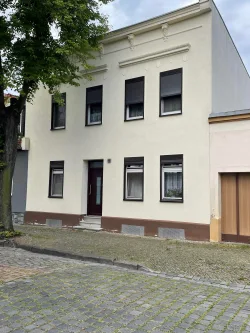  - Haus kaufen in Bernburg - Für die handwerkliche Familie! 