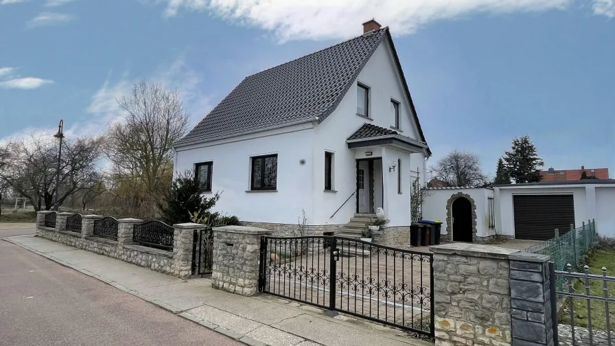  - Haus kaufen in Bernburg - In bester Wohnlage! 