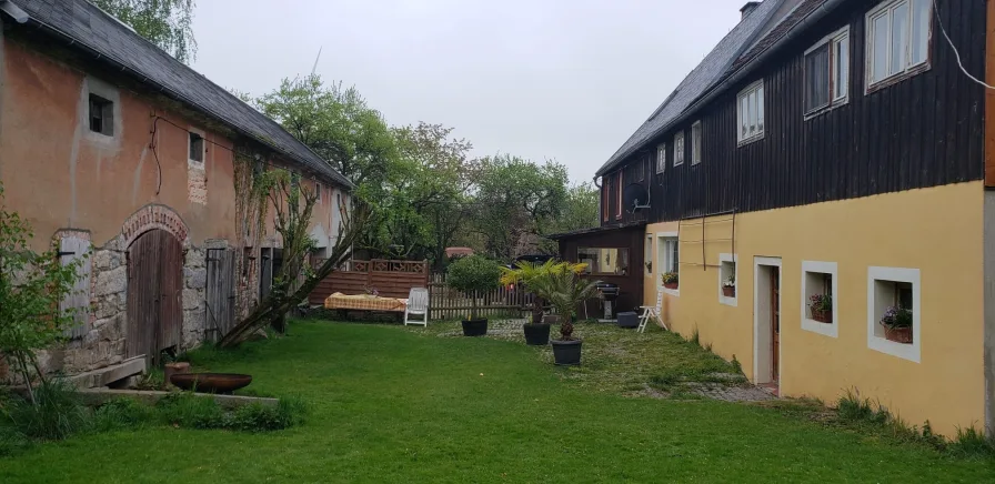 Hof - Haus kaufen in Göda - Wohnhaus mit Scheune und Nebengebäude 