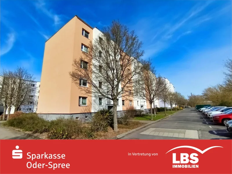 Außen 1 - Wohnung kaufen in Eisenhüttenstadt - Eigentumswohnung mit Balkon (3-Raum) in ruhiger Lage!