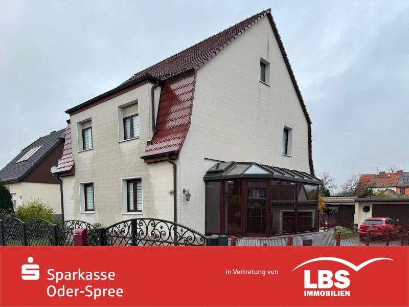Front rechts - Haus kaufen in Fürstenwalde - Einfamilien- Zweifamilien- oder Generationen-Haus!