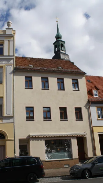 Ansicht - Haus kaufen in Frankenberg - Zwei Wohnungen, ein Gewerbe in Stadtzentrum.