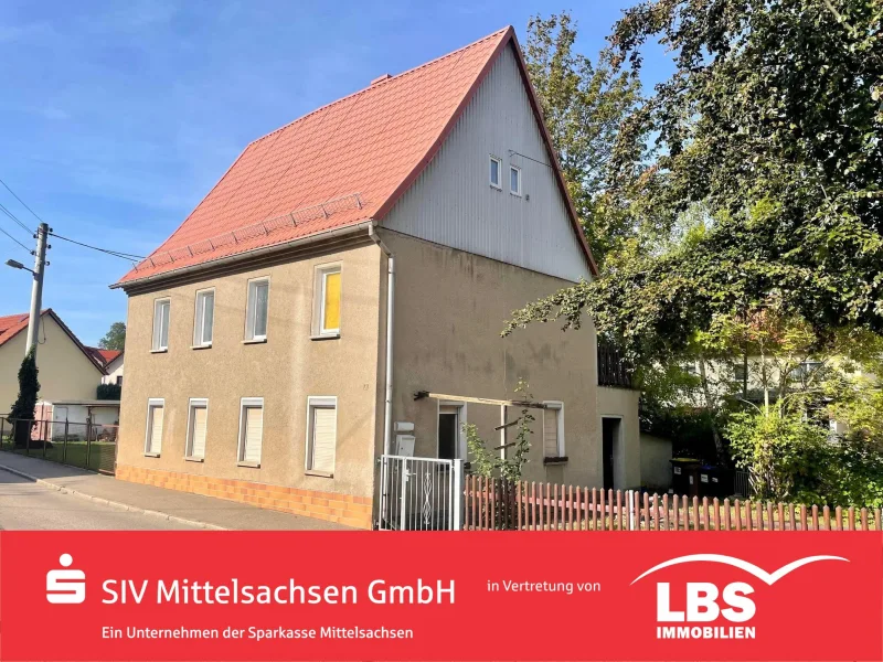 Straßenansicht - Haus kaufen in Burgstädt - Geräumiges und solides Einfamilienhaus mit Garten