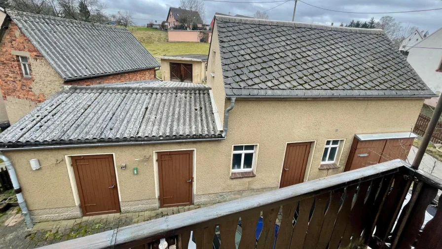 Außenansicht Nebengebäude vom Balkon 