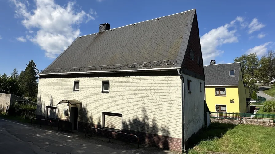 Straßenansicht - Haus kaufen in Lengefeld - Machen Sie was draus!