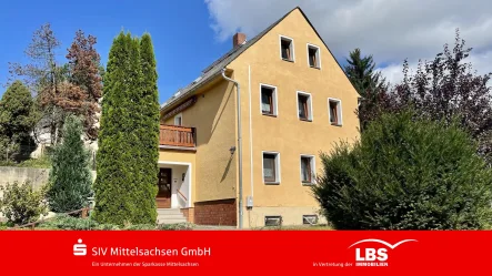 Außenansicht - Haus kaufen in Burgstädt - Gepflegtes Landhaus mit Garten + Garage