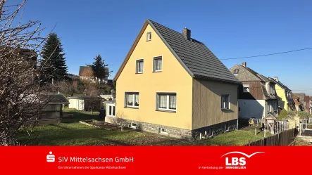 Straßenansicht - Haus kaufen in Leubsdorf - Ein Haus für Zwei oder Drei...