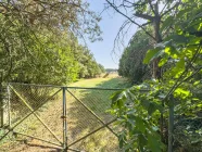 weitläufiges Grün im Hinterland