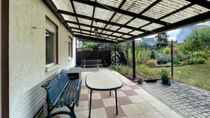 überdachte Terrasse