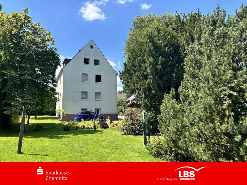 Blick zum Haus - Haus kaufen in Limbach-Oberfrohna - Gut vermietet mit Luft nach oben!