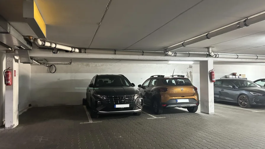 2 Tiefgaragenstellplätze