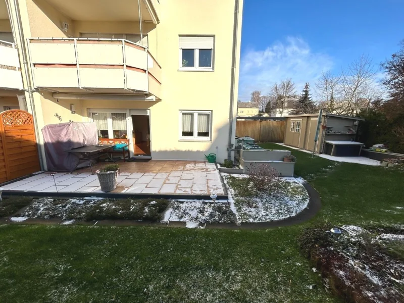 Terrasse und Gartenbereich