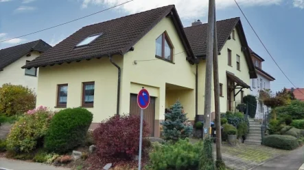 Hausansicht - Haus kaufen in Augustusburg - Ein Haus mit verschiedenen Möglichkeiten